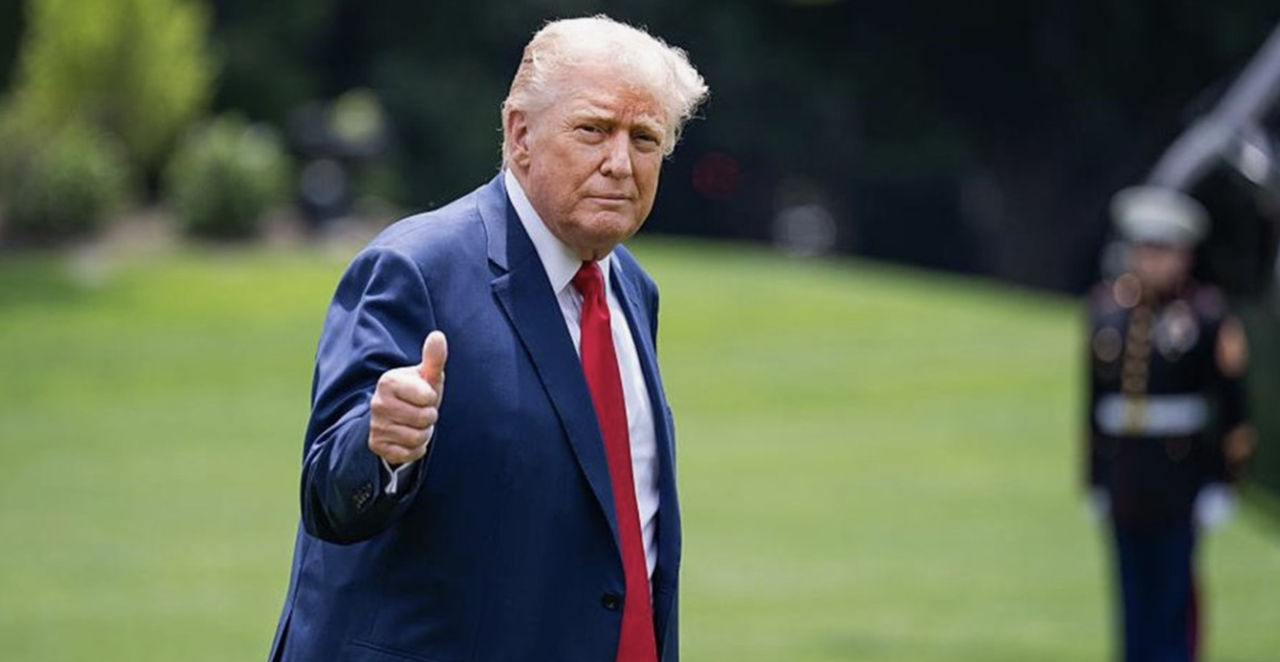 Трамп раскрыл свой годовой доход: $2,2 млрд на криптовалютах, кроссовках, часах и Библии.