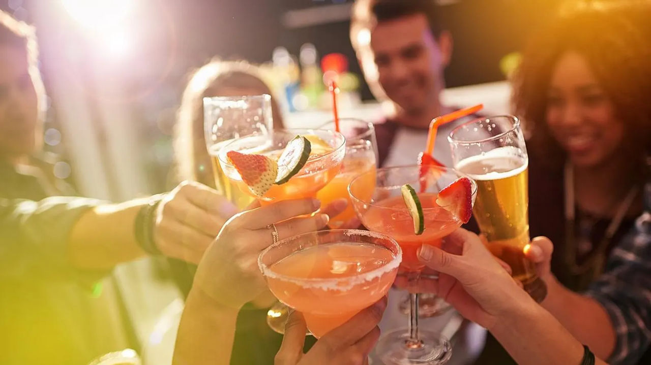 Studiu: Generația Z a început să consume mai mult alcool.
