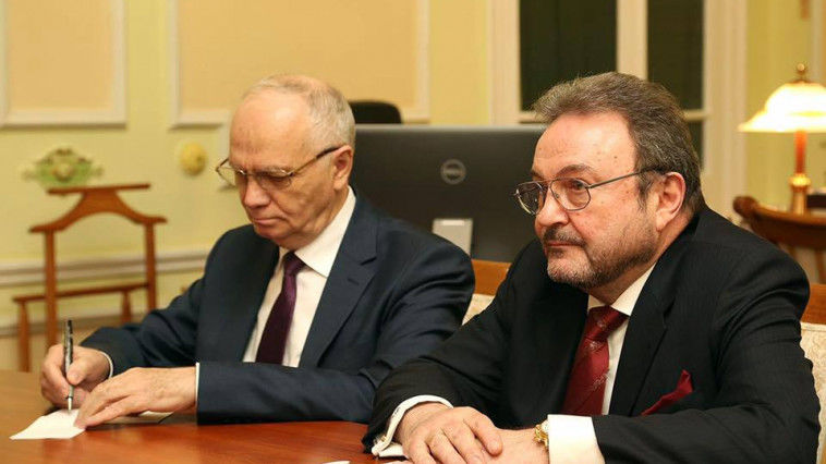  Игорь Додон провел встречу с послом РФ Фаритом Мухаметшиным и послом МИД РФ Сергеем Губаревым. 