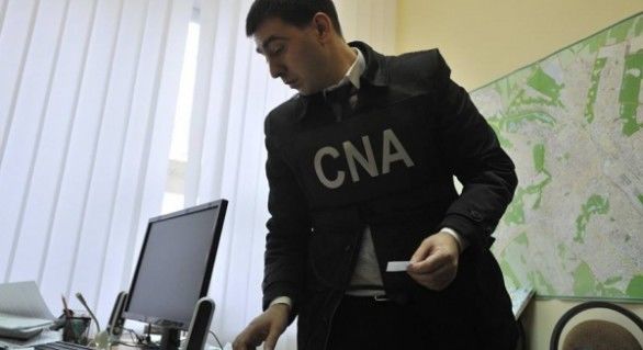 Operațiunea de amploare are loc pe marginea unui dosar de corupție privind trucarea unor licitații publice și favorizarea unor agenți economici.