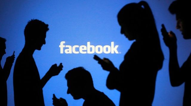 Facebook are aproape 2 miliarde de utilizatori activi. 