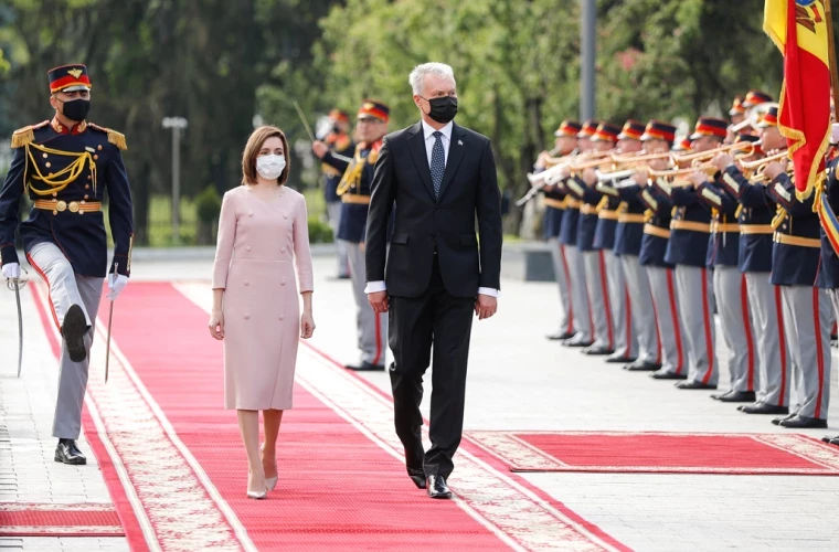 Президент Литвы Гитанас Науседа проведет встречу с президентом Майей Санду.