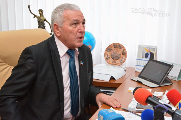 Константинов призвал отказаться от скандалов.