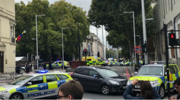 Restricţii de circulaţie după un incident de securitate în Londra.