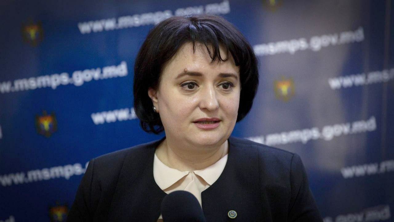Министр здравоохранения, труда и социальной защиты Виорика Думбрэвяну.