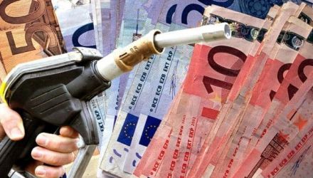 Ultima modificare a preţului la carburanţi a avut loc în aprilie. Atunci petroliştii au scumpit benzina şi motorina cu până la 80 de bani per litru.