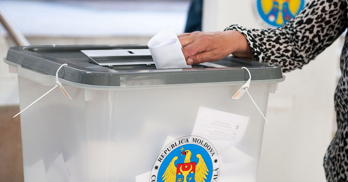 ЦИК аккредитовала ряд наблюдателей.