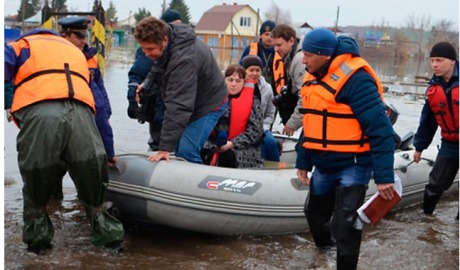 Rusia luptă cu inundaţiile în peste 100 de localităţi. Foto: paginaderusia.ro