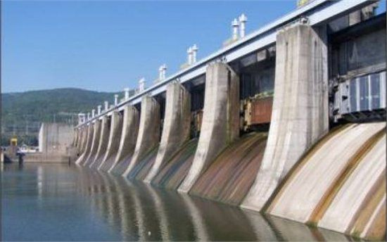 Ежесекундный приток воды в водохранилище составляет 25 кубометров, тогда как станция выпускает 45 кубометров.