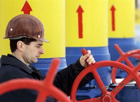 В Европе дипломаты и представители бизнеса говорят, что Газпром может сократить объемы экспортируемого газа – чтобы у ЕС просто не было лишнего топлива для реверса в Украину.