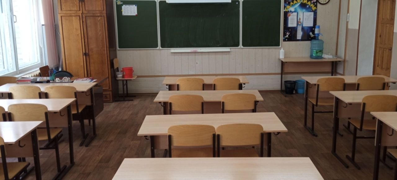 Focar de infecții respiratorii într-un sat din sudul țării: Elevii vor învață online.