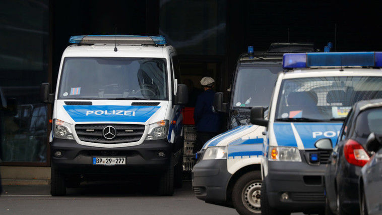 Молдаванин задержан в Германии: пытался ввезти в страну оружие и наркотики.