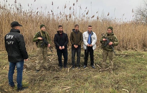 Молдаванин организовал канал переправки нелегалов в Украину.