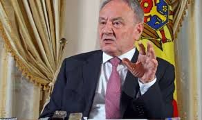 Nicolae Timofti şi Mihai Poalelungi au declarat că vina pentru neîncrederea oamenilor în justiţie o poartă unii magistraţii care abuzează de poziţiile lor.  Foto: rador.ro