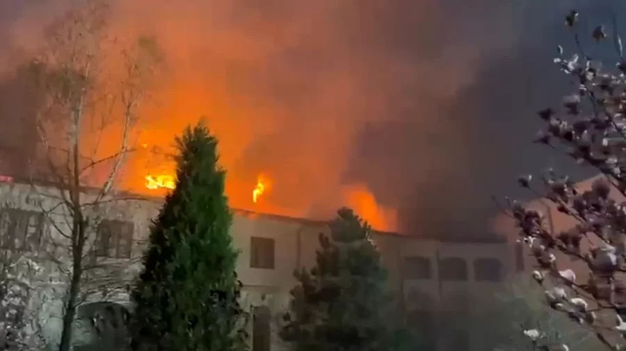 В монастыре в Румынии произошел пожар на Пасху: найдено тело монахини.