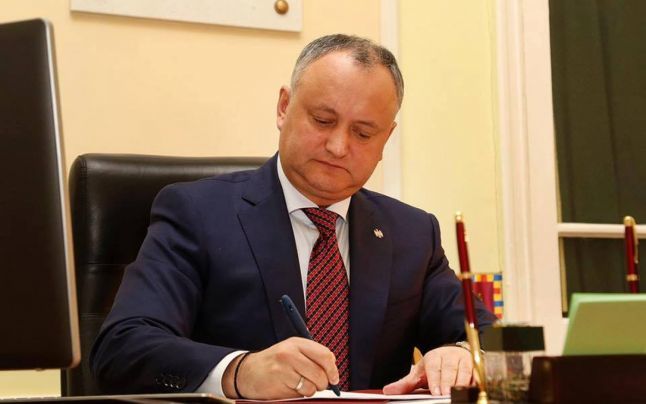 Ziua muncii: Cine s-a bucurat de distincții de stat din partea lui Dodon. Foto: adevarul.ro