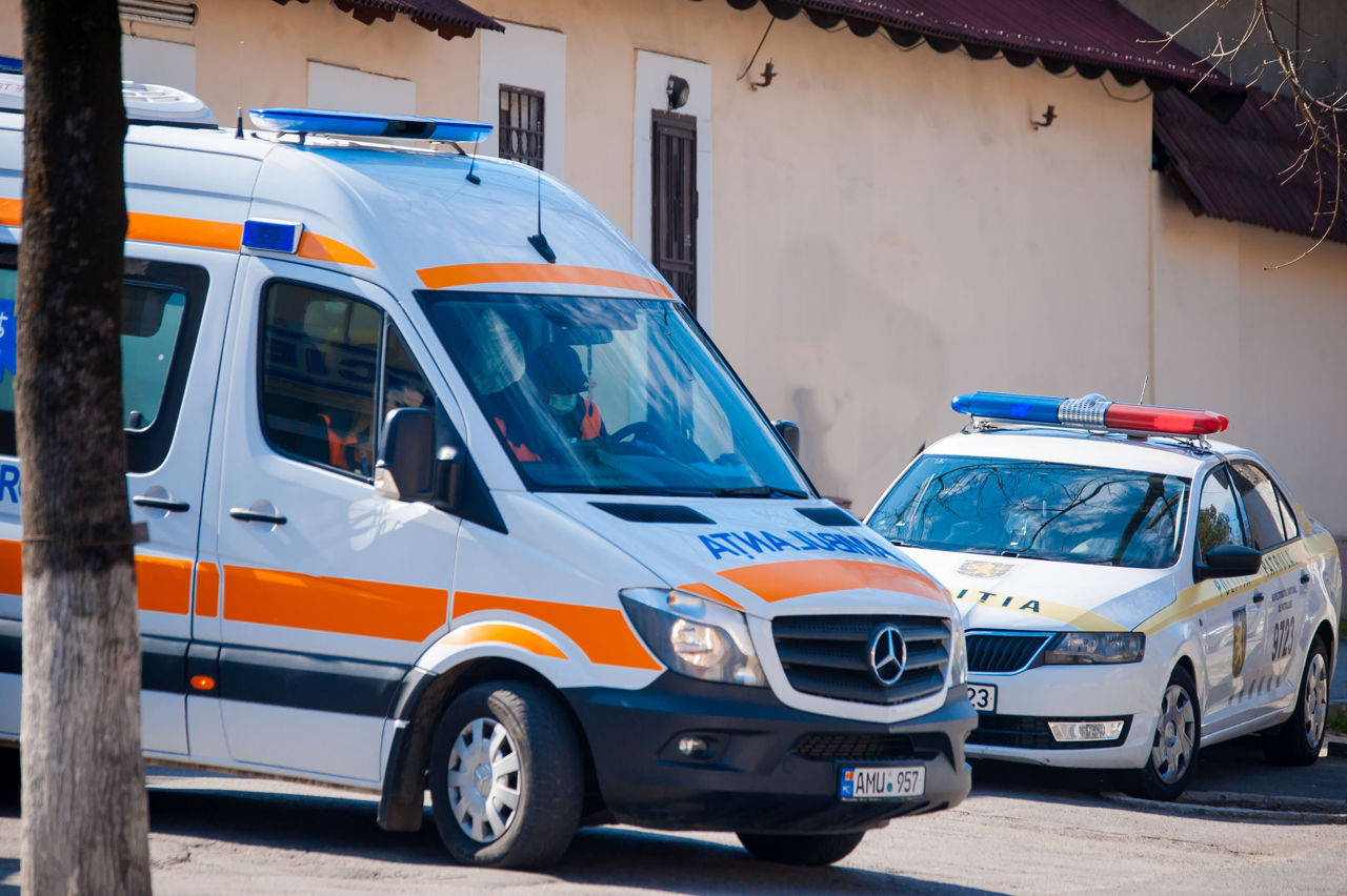 Încă două echipe de asistență medicală urgentă din Capitală au fost agresate la solicitare.