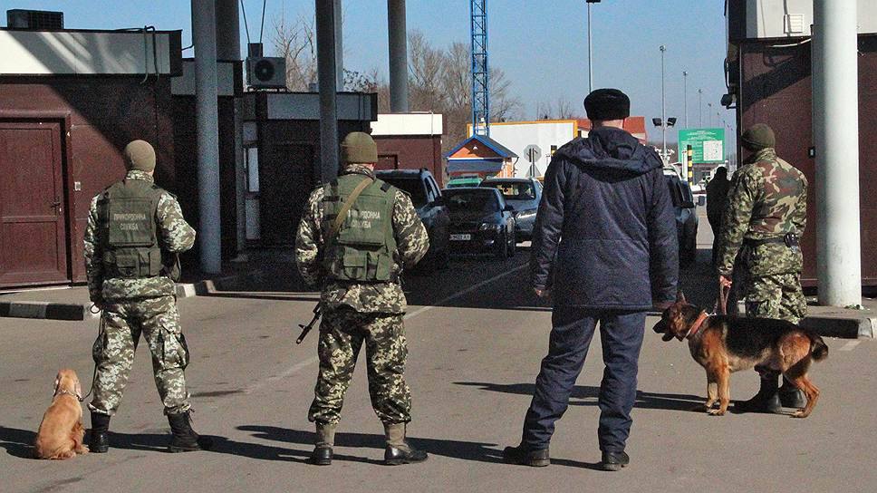 Почти 300 гражданам России в возрасте от 17 до 65 лет, постоянно проживающим в Приднестровье, без объяснения причин было отказано в пересечении государственной границы Украины.