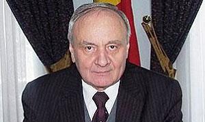 Totodată, mai mulţi vorbitori au pledat pentru depăşirea, prin voinţă politică, a divergenţelor existente între unele state membre ale OCEMN
