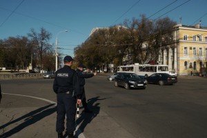 Neoficial, angajaţii IMP recunosc că nu ştiu ce să mai facă pentru a potoli nesimţirea şoferilor.