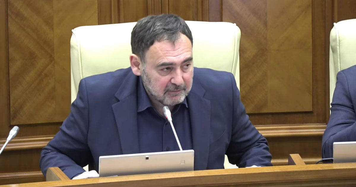 Ткачук продолжит работу в парламенте в качестве неаффилированного депутата.