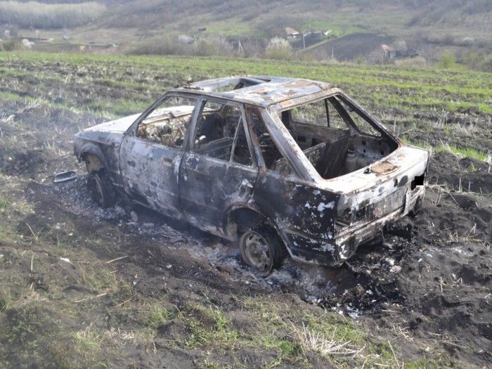 Doi bărbați, reținuți pentru furtul unui automobil pe care l-au ars. Foto:politiacapitalei.md