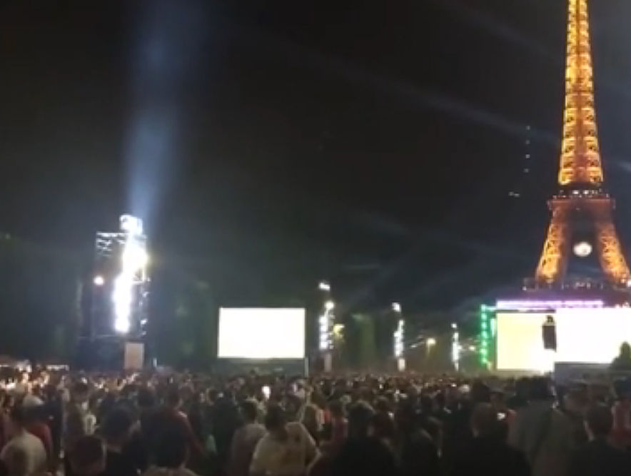 Взрыв петарды вызвал панику на матче Евро-2016.