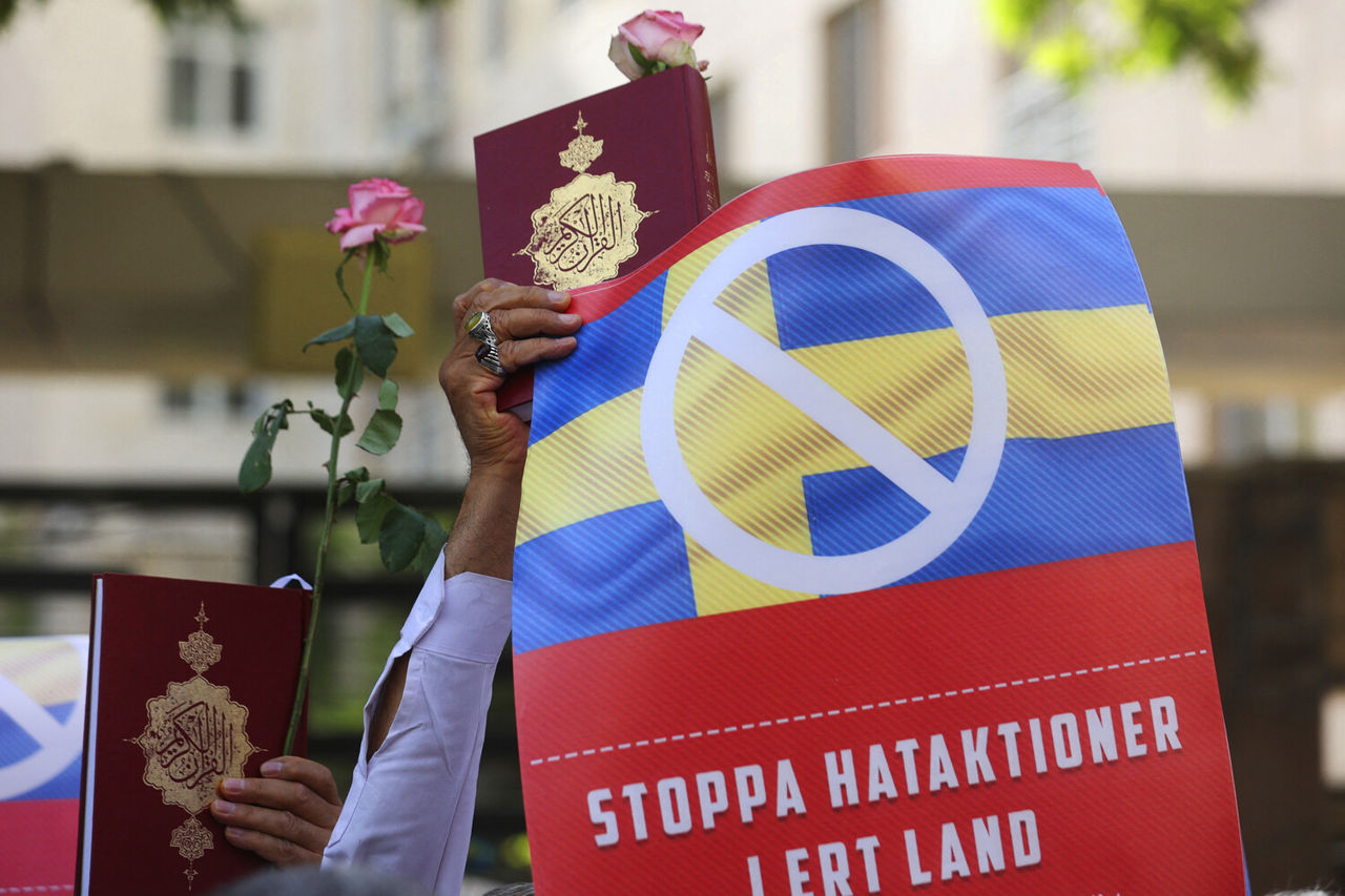 Власти Дании запретят акции с сожжением Корана.