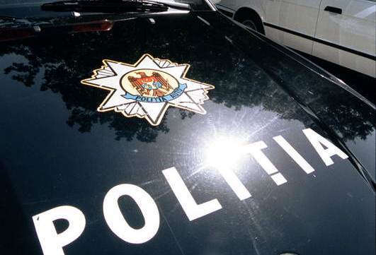 Un polițist al Serviciului escortă din cadrul Inspectoratului de Poliţie Floreşti a ajuns pe banca acuzaților, fiind acuzat de corupere pasivă.