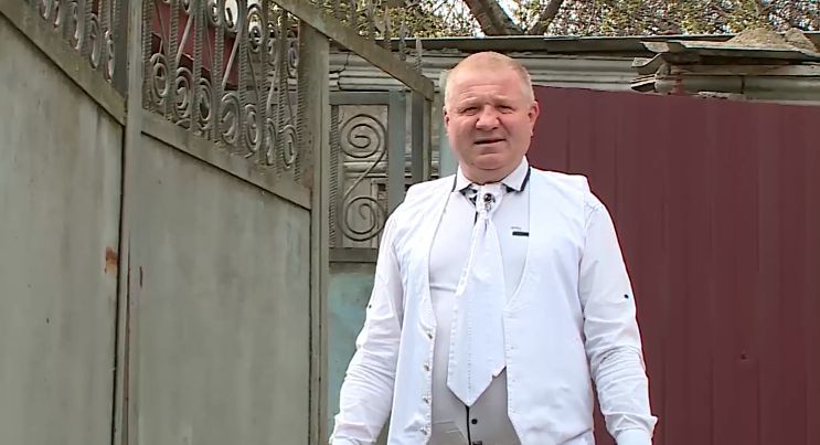 На блог 60-летнего учителя из Бэчой в TikTok подписаны 30 тысяч человек.