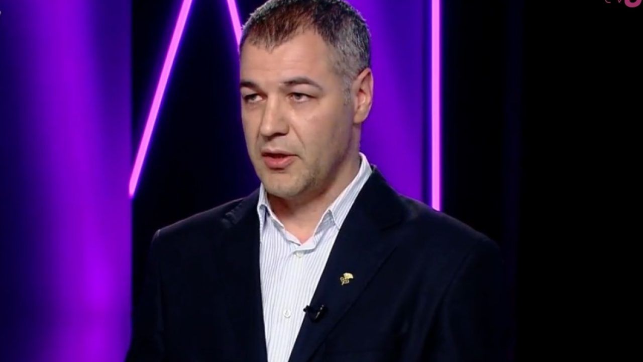 Цыку подписал вотум недоверия правительству Кику. Фото: tv8.md.