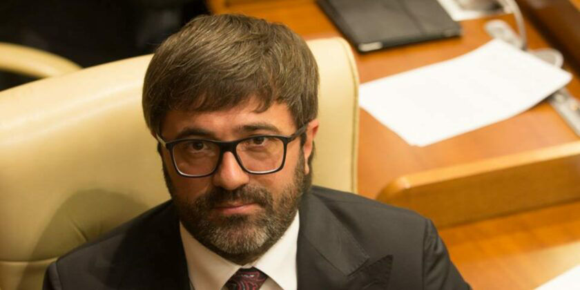Литвиненко сообщил, в какой стране скрывается экс-депутат Андронаки.