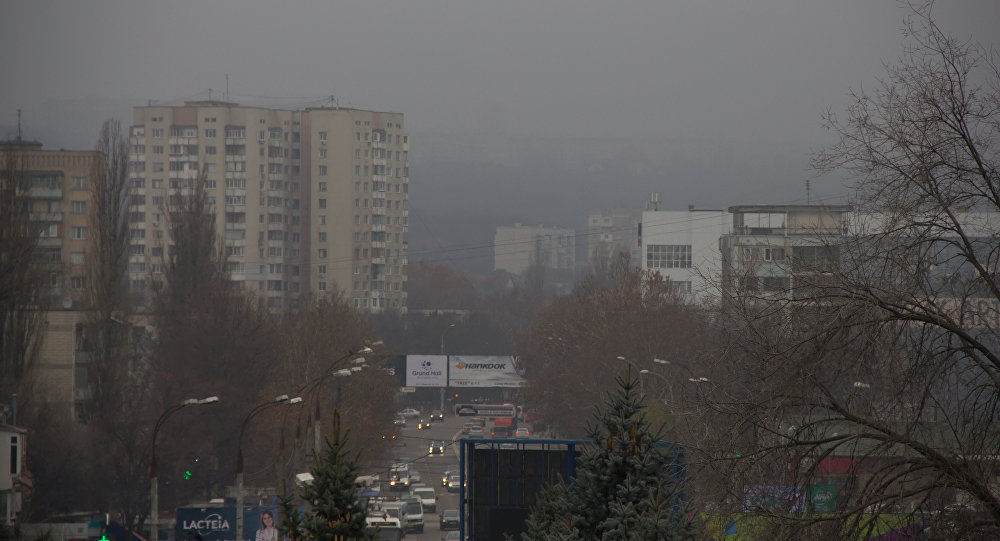 Până luni dimineaţa, în toată ţara se vor înregistra condiţii de formare a ceţii, iar pe drumuri va fi gheţuş.