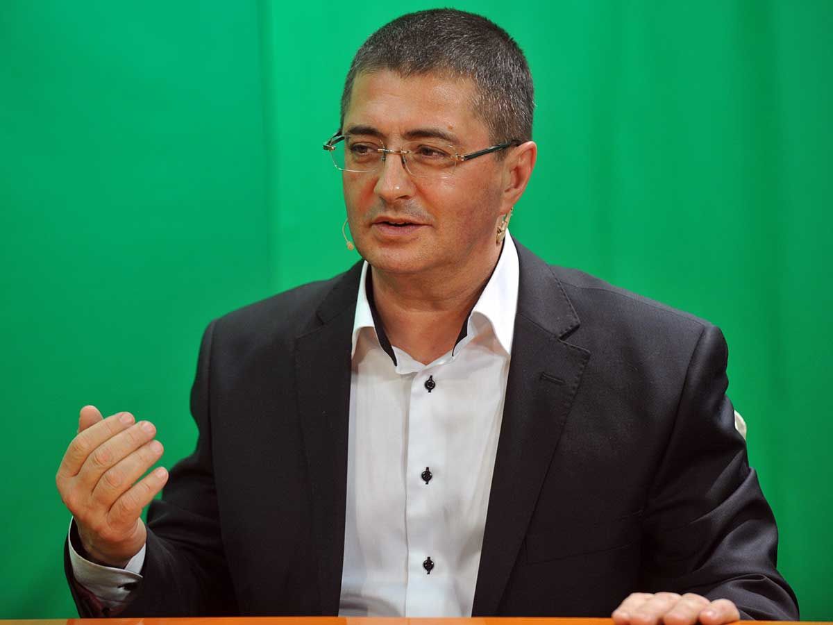 Мясников рассказал, кому опасно летать на самолете.