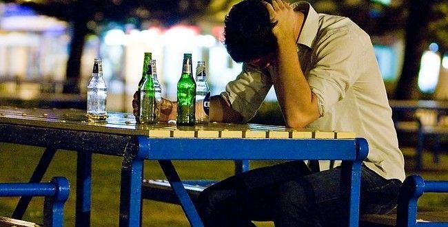 În ziua turului doi al alegerilor prezidenţiale, este strict interzisă comercializarea băuturilor alcoolice în preajma secţiilor de votare.