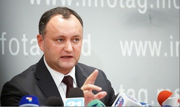 Schimbul de replici dintre președintele Partidului Socialiștilor, Igor Dodon, și noul ministru al Economiei, Andrian Candu, continuă.