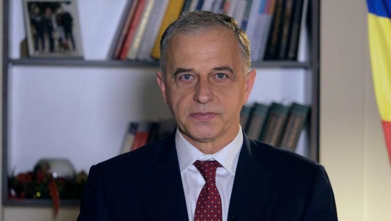 Заместитель генерального секретаря НАТО, румын Мирча Джеоанэ.