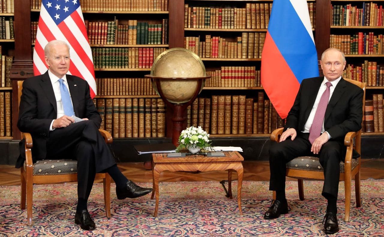 Эксперт рассказал, что запрещено есть президентам на переговорах.