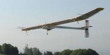  Acest zbor se vre unul de încercare pentru un prim zbor în jurul lumii pe care pilotul intenționează să-l efectueze la bordul Solar Impulse în 2014.