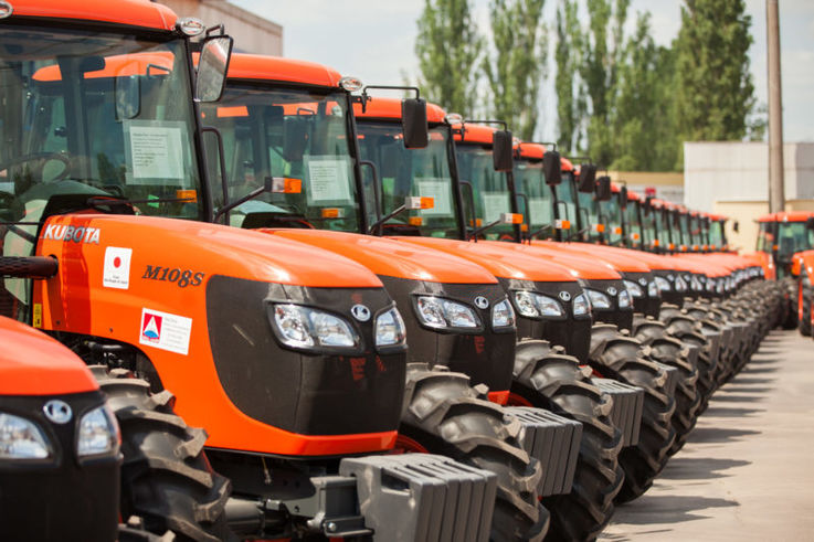 În 2018 fermierii din Moldova au cumpărat peste 5.400 de tractoare