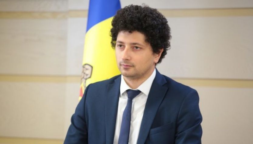 Депутат Раду Мариан.