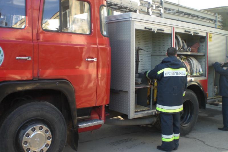 Спасатели локализовали и ликвидировали возгорание. Ведется расследование причин пожара.