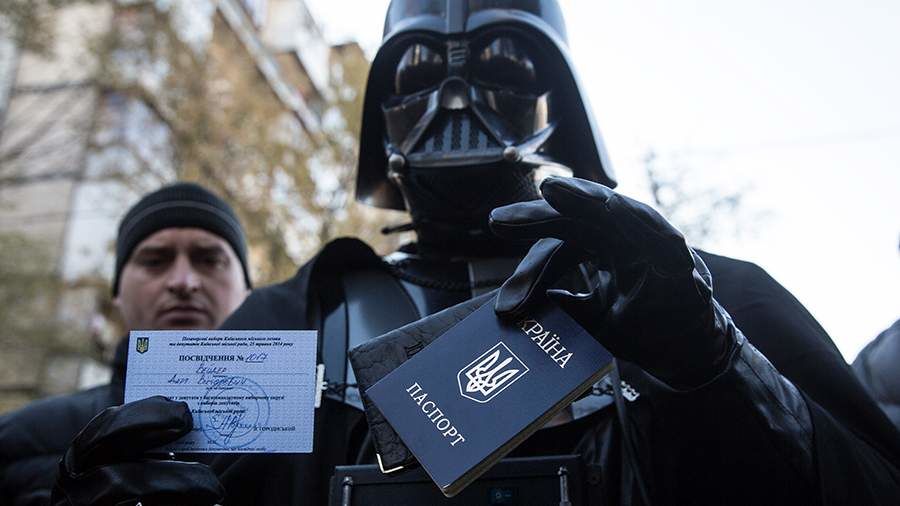 В НАПК Украины для дачи показаний вызвали Дарта Вейдера.
