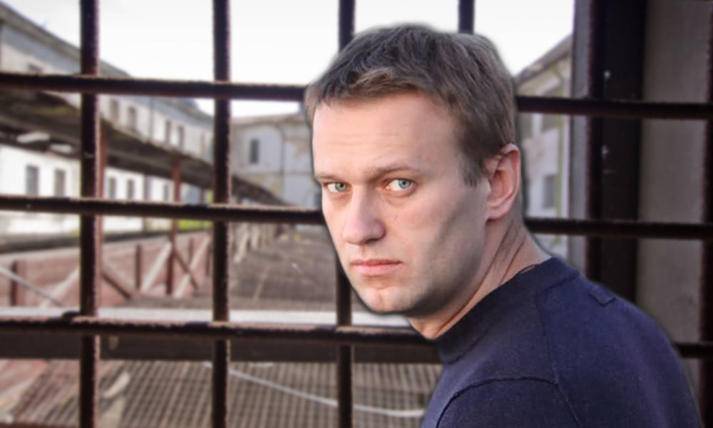 Amnesty International вернула Навальному статус узника совести.