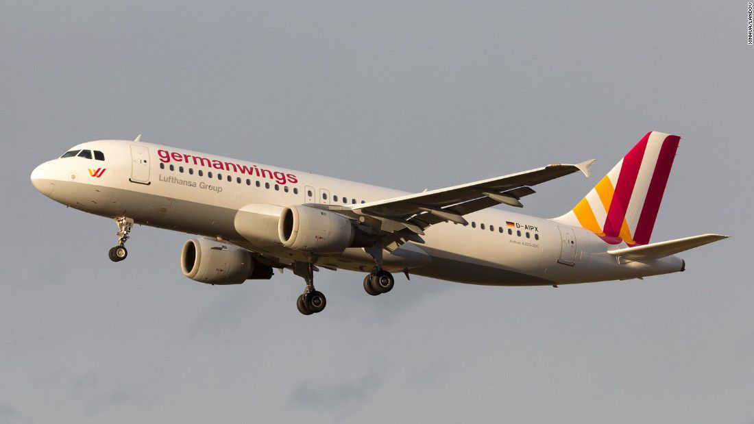 Copilotul avionului Germanwings, prăbuşit în Alpii francezi și-ar fi planificat din timp acţiunea.