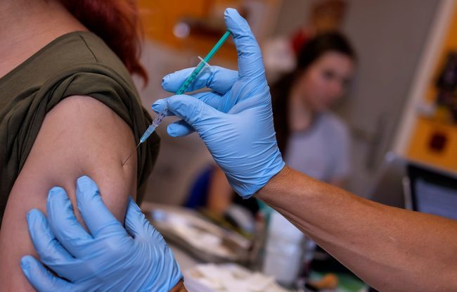 Парламент Германии ввел обязательную вакцинацию медиков.