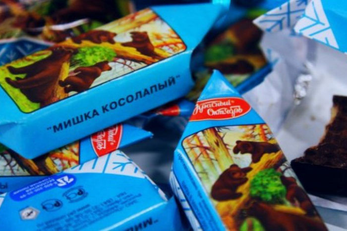 Российские конфеты «Мишка косолапый» оказались под запретом в Латвии.