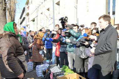 Edilul a cerut poliţiei să lucreze de dimineaţă, nu după ce oamenii vor veni cu marfă