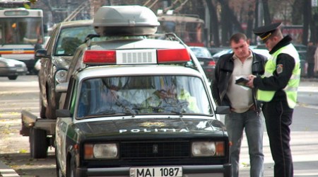 Операция проводится инспекторами Дорожной полиции с целью снижения риска аварий с участием пешеходов. Фото: beltsymd.ru 