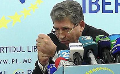 Anterior, liderul Partidului Liberal, Mihai Ghimpu, declara că nu va susține investirea noului Guvern condus de Iurie Leancă.